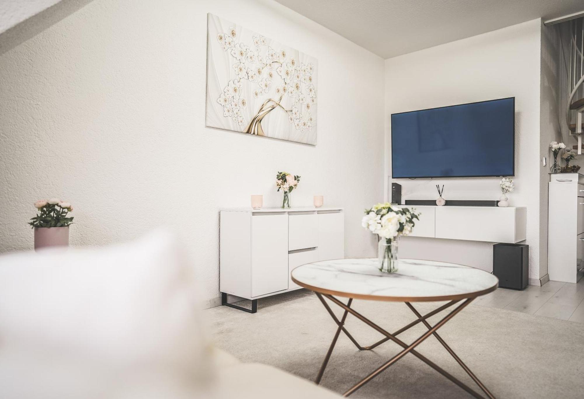 Luxus Maisonette Wohnung Am See, Wehome Premium Sankt Leon-Rot Exteriör bild