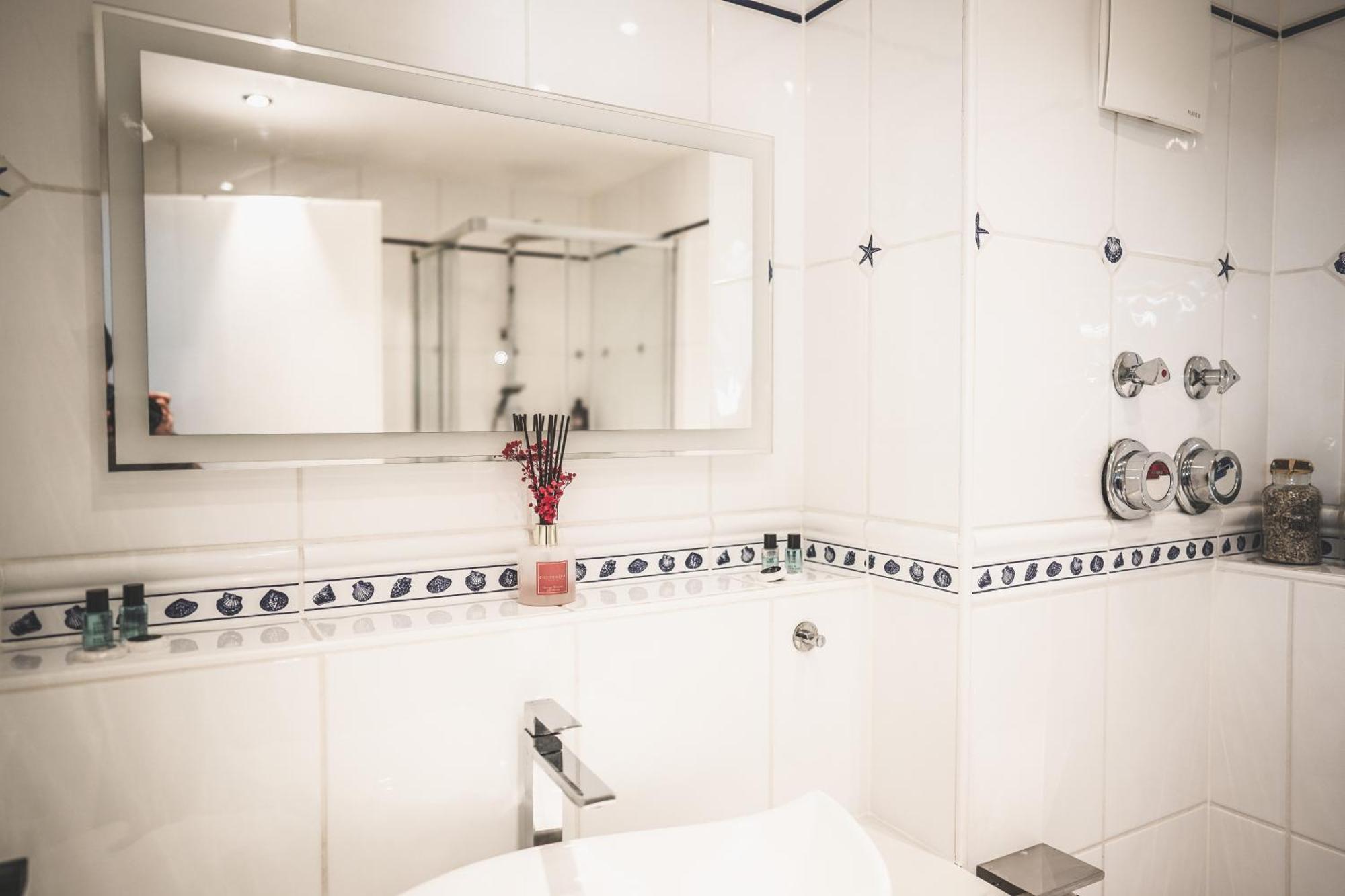 Luxus Maisonette Wohnung Am See, Wehome Premium Sankt Leon-Rot Exteriör bild