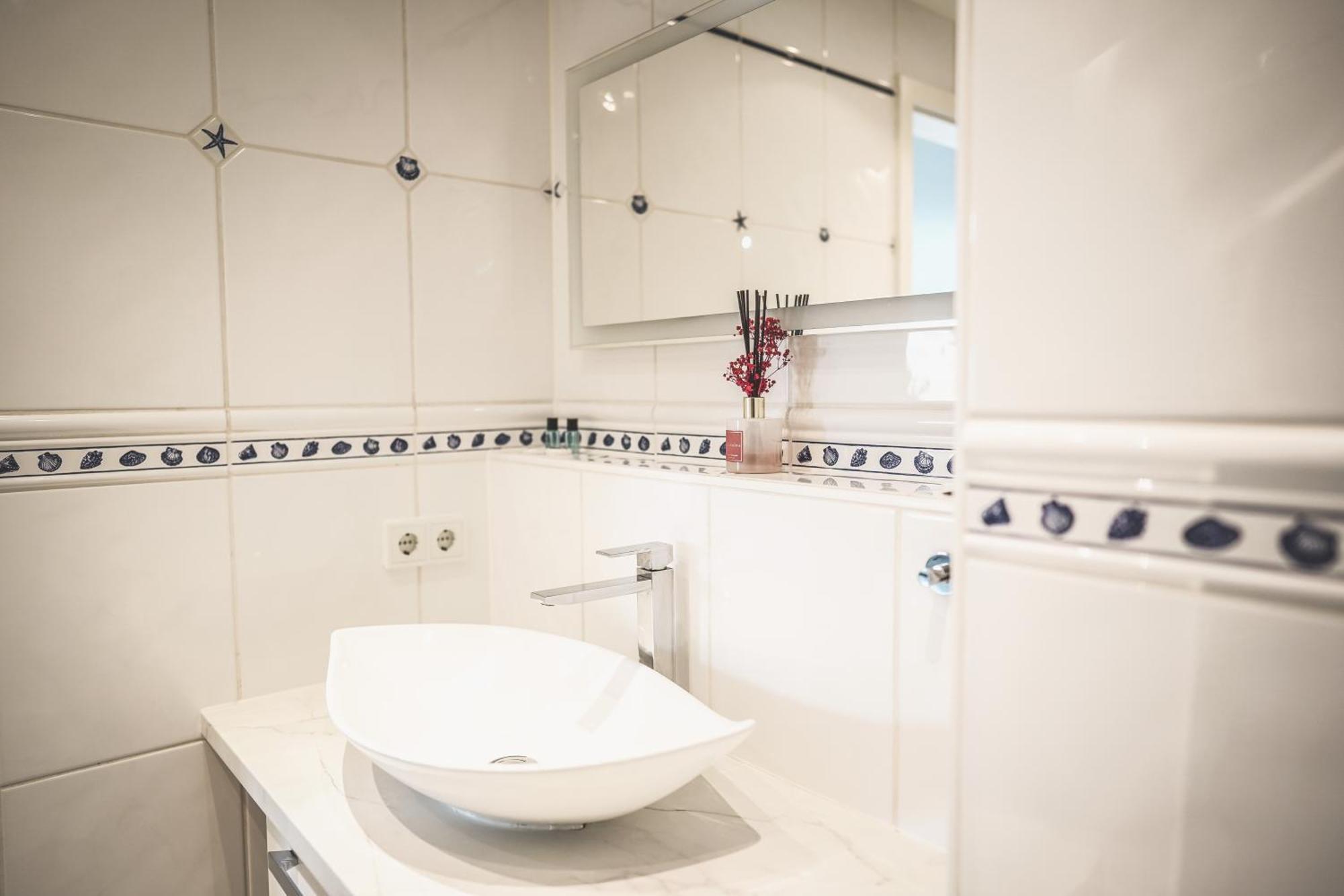 Luxus Maisonette Wohnung Am See, Wehome Premium Sankt Leon-Rot Exteriör bild