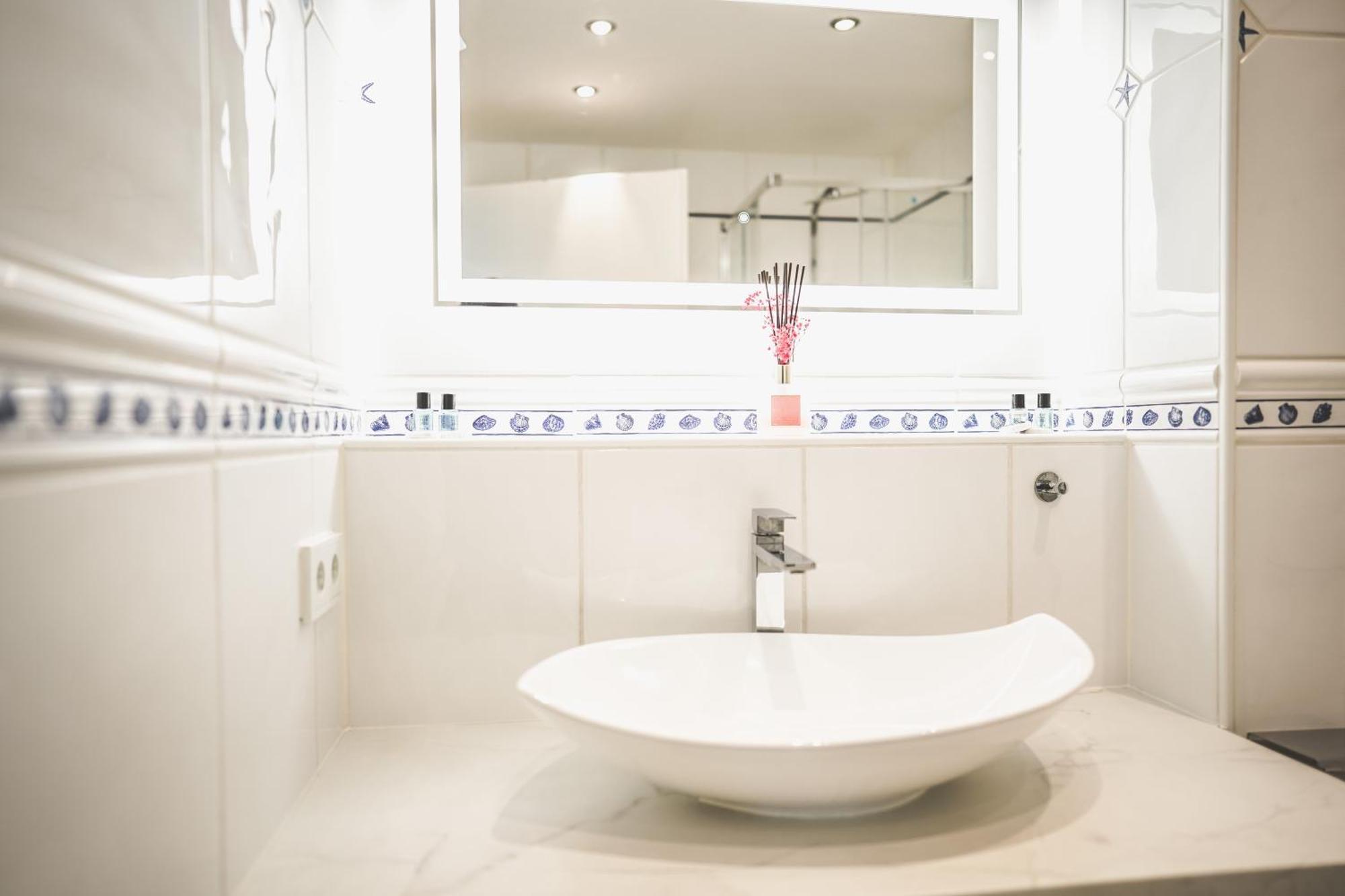 Luxus Maisonette Wohnung Am See, Wehome Premium Sankt Leon-Rot Exteriör bild