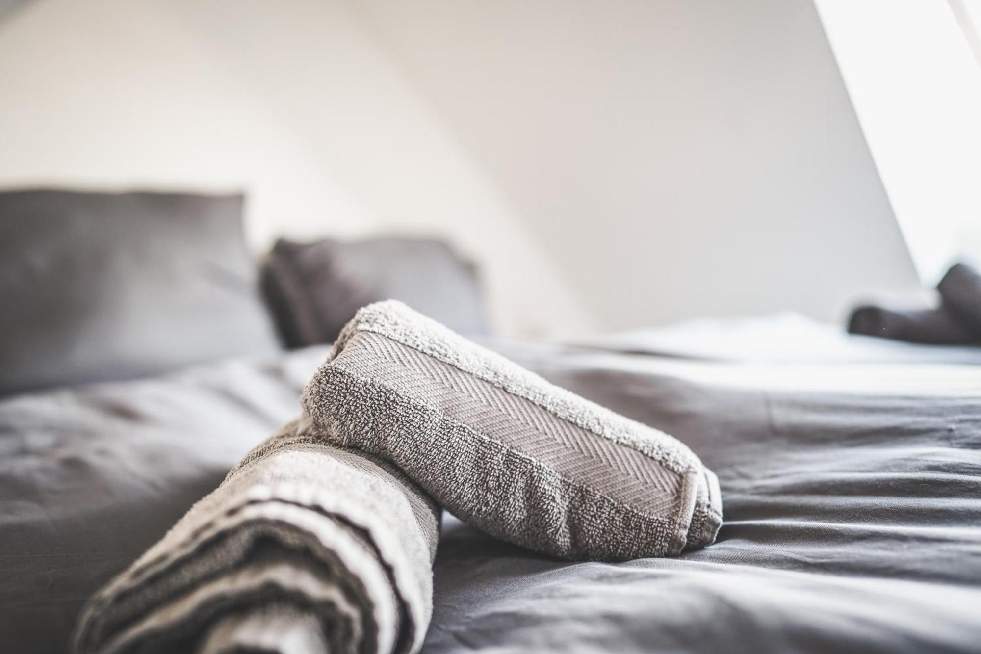 Luxus Maisonette Wohnung Am See, Wehome Premium Sankt Leon-Rot Exteriör bild